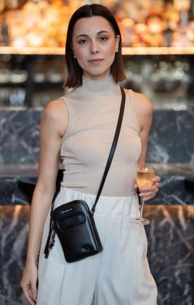 Hedgren CORTADO+ Telefoontasje Crossbody met RFID-bescherming – Waterafstotend – Gerecycled materiaal - Zwart