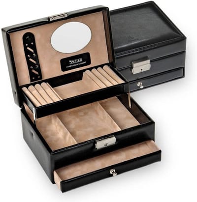 Zwarte sieradenkist handmade in Germany met ringkussens en spiegel