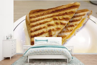 Behang - Fotobehang Geroosterde kaas tosti op wit bord - Breedte 400 cm x hoogte 300 cm