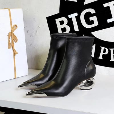 Damesschoenen Nieuwe Metalen Holle Hoge Hakken Mode Puntige Neuzen Moderne Korte Laarzen voor Dames Winter Street Style Haklaarzen 39