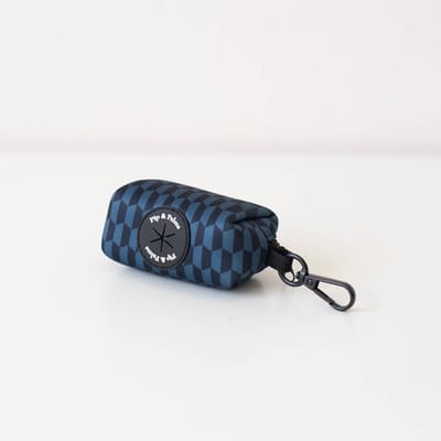 Pip & Palms - Honden Poepzakjeshouder Shades of Blue - Blauw - 9x5x5 cm - Incl. rol poepzakjes - Met Ritssluiting - Poepzakhouder - Poepzakjesdispenser