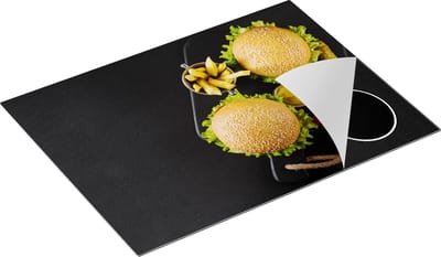Chefcare Inductie Beschermer Hamburgers met Patat op een Zwarte Marmeren Plaat - 70x50 cm - Afdekplaat Inductie - Kookplaat Beschermer - Inductie Mat