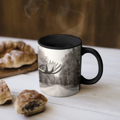 Magische Mok - Foto op Warmte Mokken - Koffiemok - Eland - Auto - Gewei - Zwart - Wit - Magic Mok - Beker - 350 ML - Theemok