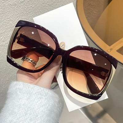 Chique Oversized Vierkante Stijlvolle Zonnebril voor Dames - Anti-reflecterend Duurzaam PC Frame met Metalen Scharnieren - Perfect voor Strand Reizen