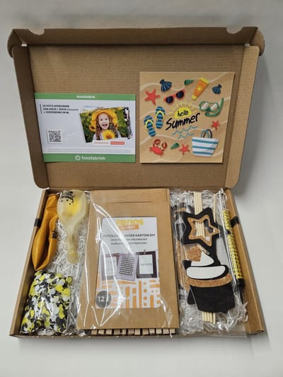 Foto Pret Pakket - Hello Summer met fotocadeaubon, mystery card met persoonlijke (video)boodschap en vele foto-feestartikelen | Verjaardag | Jubileum | Zomaar