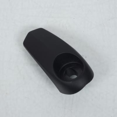 Attache paquet de tablier arrière origine pour scooter Peugeot 50 Ludix Après 2007 1176173600 / Noir Neuf