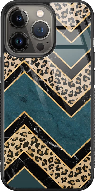 Hoesje geschikt voor iPhone 13 Pro Max - Luipaard zigzag - Luxe Glazen Hardcase - Luipaardprint - Multi - Leuke Telefoonhoesjes