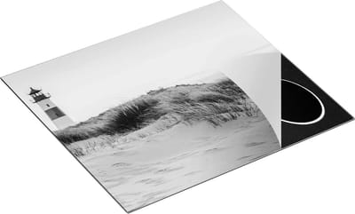 Chefcare Inductie Beschermer Strand en Duinen met een Vuurtoren - Zwart Wit - 60x50 cm - Afdekplaat Inductie - Kookplaat Beschermer - Inductie Mat