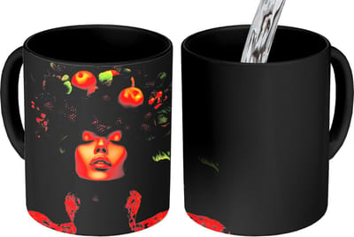 Magische Mok - Foto op Warmte Mokken - Koffiemok - Vrouw - Zwart - Bessen - Bramen - Appels - Magic Mok - Beker - 350 ML - Theemok