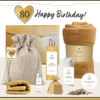 Geschenkset “80 Happy Birthday!” - 8 producten - 1210 gram - Triomf Cosmetica | Cadeau voor haar Tachtig jaar Cadeaupakket Wellness Douchegel Hand & Body crème Giftset Deluxe Fleece deken Verjaardag Pakket Gefeliciteerd Eighty Gift Set Okergeel Goud