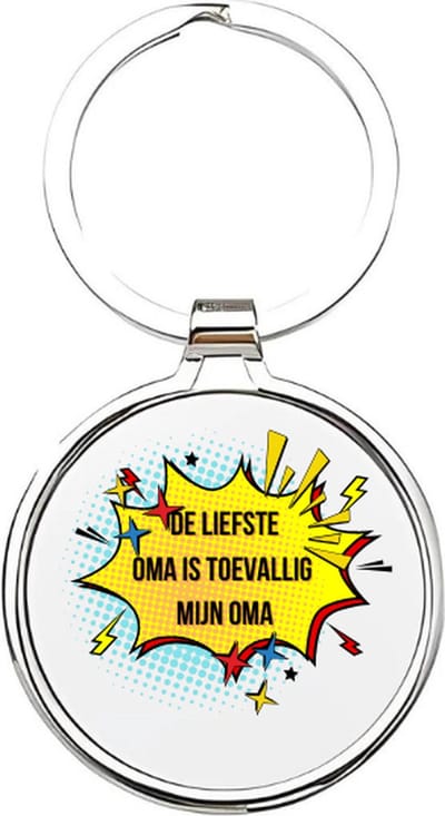 Akyol - de liefste oma is toevallig mijn oma Sleutelhanger - Oma - de liefste oma - oma sleutelhanger - grootmoeder sleutelhanger - sleutelhanger voor oma - familie sleutelhanger - verjaardagscadeautje - cadeau voor oma - grandmother - 4 x 7,5 CM