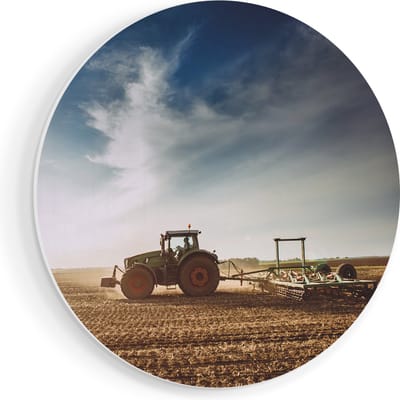 Artaza Forex Muurcirkel Tractor op het Veld - Trekker - 40x40 cm - Klein - Wandcirkel - Rond Schilderij - Wanddecoratie Cirkel