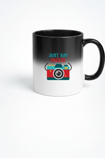 Just Say Cheese Magic Mok - Zwarte Koffiemok met Verborgen Camera Design