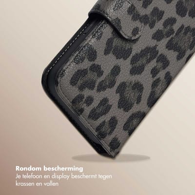 Selencia Hoesje - Geschikt voor Apple iPhone 16 - Sabi Bookcase met panterprint - Midnight Black