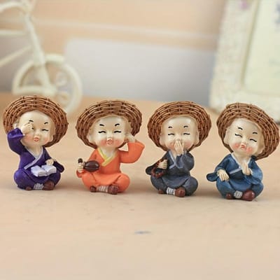 4 pièces Ornements de Voiture Dessin Animé, Décoration de Voiture Petit Moine Chapeau de Paille, Accessoires de Voiture Mignons Petit Trèfle 4pcs