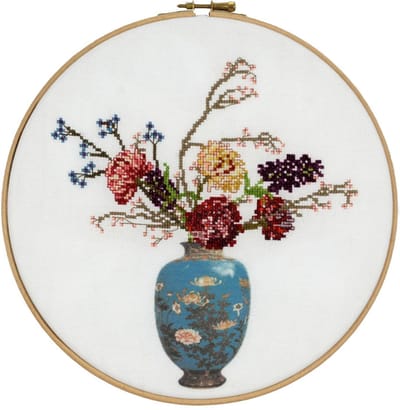 Pako Borduurpakket - telpatroon met code kaart- oude Japanse vaas met bloemen - 280.020 - voorgesorteerd garen -Jobelan gedeeltelijk geprint - 25 cm Rond - DIY kit