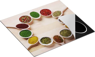 Chefcare Inductie Beschermer Kruiden in Lepels op een Houten Tafel - 60x50 cm - Afdekplaat Inductie - Kookplaat Beschermer - Inductie Mat