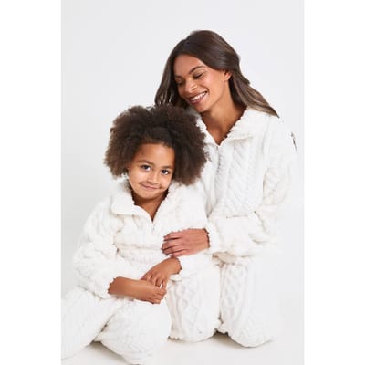 boohoo Dames Kinderen bijpassende familie kabelgebreide fleece zip-up sweatshirt & broek lounge set | Cream | Maat: 9-10 Years