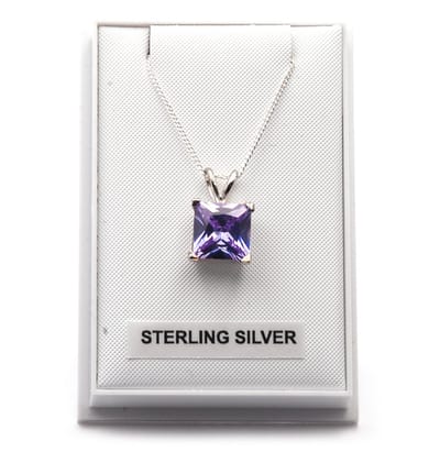 Zilveren fijne collier 45 cm en zilveren hanger met 8mm vierkante lila paarse kristal hanger