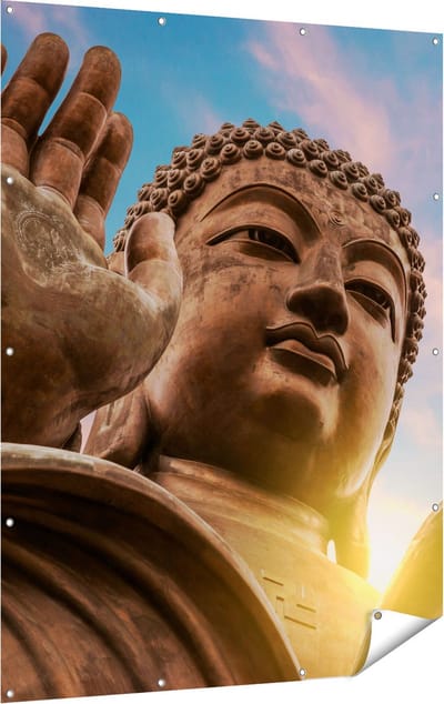 Gards Tuinposter Groot Boeddha Standbeeld van Dichtbij - 120x160 cm - Tuindoek - Tuindecoratie - Wanddecoratie buiten - Tuinschilderij