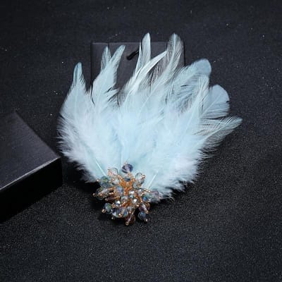 Vrouwen Meisjes Elegante Veer Parel Vintage Broche Badges Klassieke Dame Banket Bruiloft Pak Jurk Kristal Accessoires Sieraden Spelden white