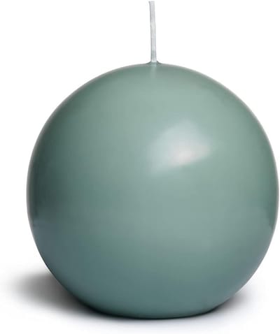 Lichtgroene kaars, 10 cm, paraffine-stearine mengsel, handgemaakt, in cadeaudoos