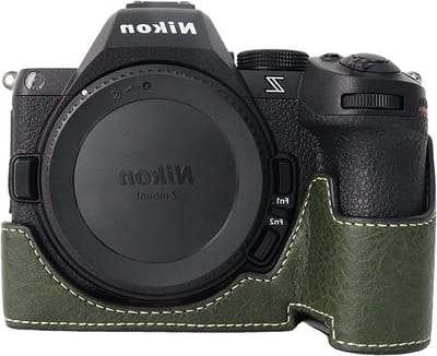 Retro Stijl PU Lederen Camera Tas voor Nikon Z5 II - Half Beschermhoes met Handvat en Onderopening - Groen, Geschikt voor Spiegelreflexcamera's en Fotografie Accessoires
