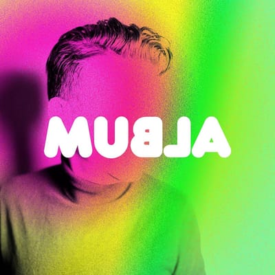 Muziek Album - CD Verzameling - Muziek Luisteren - Vijf Schijven - 32 cm Breed - Niet Gespecificeerd