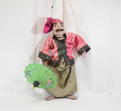 ZoeZo Design - Grote Oosterse Marionet - afkomstig uit Myanmar-Burma - handgemaakt - bewegende ogen en mond - lengte zonder touwtjes 55 cm
