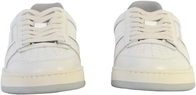 Aantrekkelijke leren sneakers