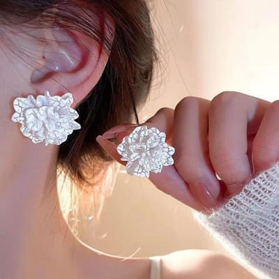 Boucles d'oreilles pendantes fleur blanche pour femmes Acrylique Grandes florales Métal Cercle Goutte Boucles d'oreilles Mode coréenne Mignon Fille Bijoux de fête Cadeau black