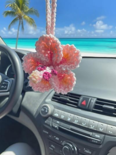 Daity Auto-ornamenten - hibiscus-auto-ornamenten - gehaakte Hawaiiaanse tropische bloemen - tasornamenten - decoratieve auto-achteruitkijkspiegels - strandaccessoires (roze)