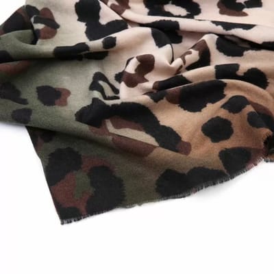 sjaal met print - kleur verloop naar groen - luxe - cadeau tip