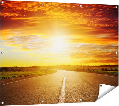 Gards Tuinposter Zonsondergang Over de Weg met een Rode Lucht - 120x90 cm - Tuindoek - Tuindecoratie - Wanddecoratie buiten - Tuinschilderij