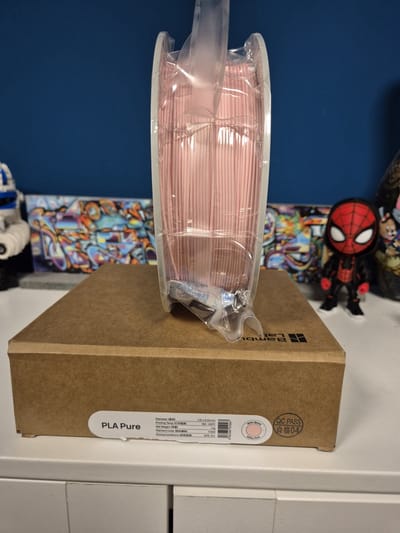 Bambu Lab PLA Pure - Milky Pink (Lichtroze / Pastelroze) - 3D Printer Filament - 1.75mm - 1kg - Inclusief Herbruikbare Spoel