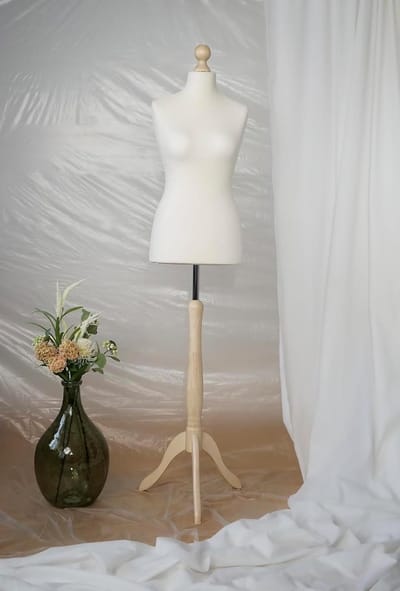Naaipop Vrouwelijk Model - Kleermakerspop Torso - Kleding Ontwerpen - Naalden Prikbaar - Maat S 36 - Ecru