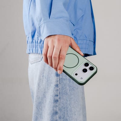 imoshion Hoesje - Geschikt voor Google Pixel 9 / 9 Pro - Color Backcover met Thin Magnetische Ring - Donkergroen
