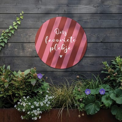 Tuincirkel Ons favoriete plekje - Roze - Wandbord - 25cm - Wanddecoratie voor Buiten - UV- en Waterbestendig
