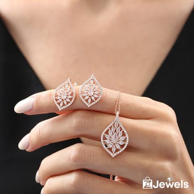 OZ Jewels Roségoud Gekleurde Zilveren Ketting- en Oorbellen set met Markiezindroom Design - Accessoires - Liefdessieraden - Liefdesketting - Love Ketting - Love Oorbellen - Damesketting - Dames Oorbellen - Valentijnsdag - Cadeau - Moederdag