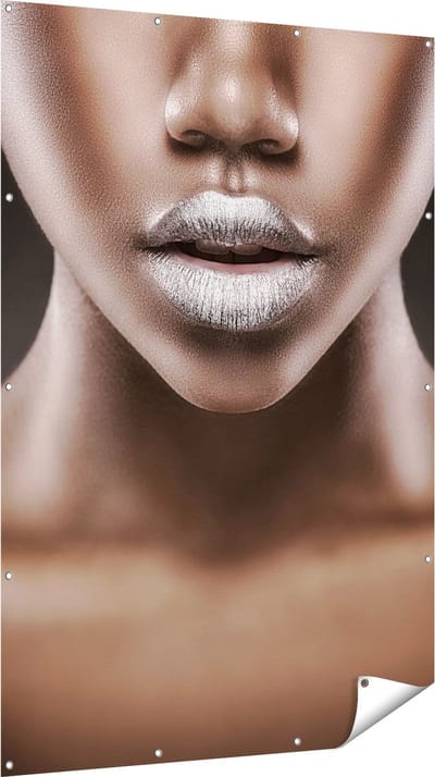 Gards Tuinposter Zilveren Lippen van een Afrikaanse Vrouw - 120x180 cm - Tuindoek - Tuindecoratie - Wanddecoratie buiten - Tuinschilderij