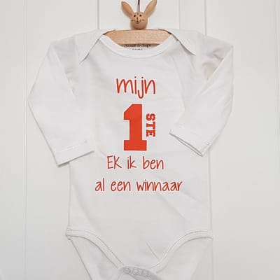 Baby Rompertje tekst  Mijn eerste EK - Oranje baby voetbal Nederlands elftal | Mijn eerste EK  ik ben al een winnaar| lange mouw | wit oranje | maat 50-56 hup holland hup Nederland supporter