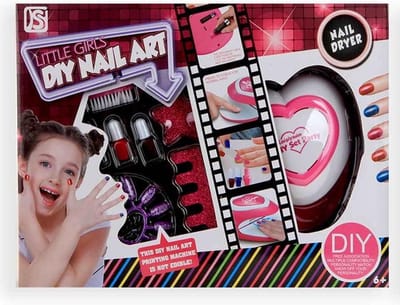 Nail art met nageldroger en accessoires DIY