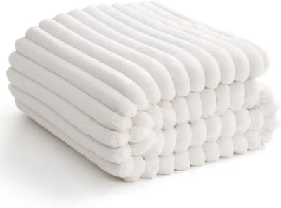 XXL Knuffeldeken 220x240 cm – Superzachte Flanellen Fleece Deken in het wit – Stijlvolle Woondeken voor Bank en Slaapkamer
