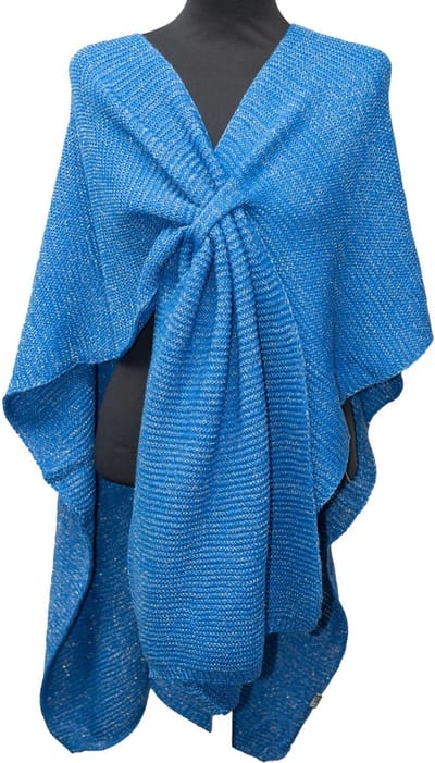 Accessories Junkie Amsterdam Audry – Gebreide Dames Poncho met Goud Lurex – Omslagdoek met Lus – Kobalt Blauw – Opruiming / Sale