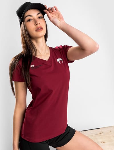UFC Venum Performance Institute T-Shirt Dames Rood - XS