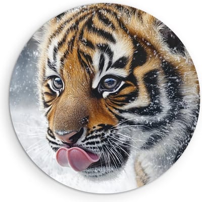 Saammp Muurcirkel Hout - Tijger welp in de sneeuw - Natuur - Dieren - Ø 90 - Wandcirkel - Wanddecoratie Cirkel - muurdecoratie Woonkamer - Slaapkamer decoratie - Rond Schilderij
