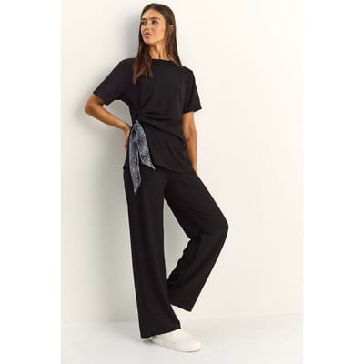 T-shirt en Broek Set van Twee Stukken met Accessoire Detail