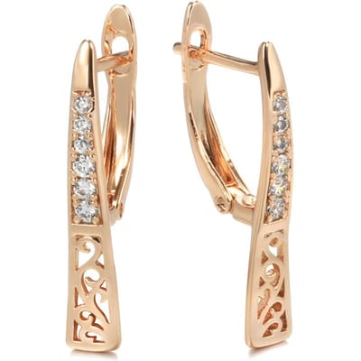 Boucles d'oreilles anglaises inhabituelles Bijoux de mode Couleur Or Rose Zirconium Naturel Longues Boucles d'oreilles pendantes pour femmes Bijoux fins quotidiens beige