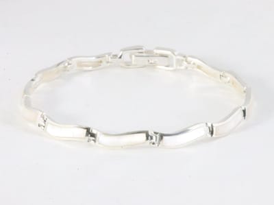 Fijne hoogglans zilveren armband met parelmoer
