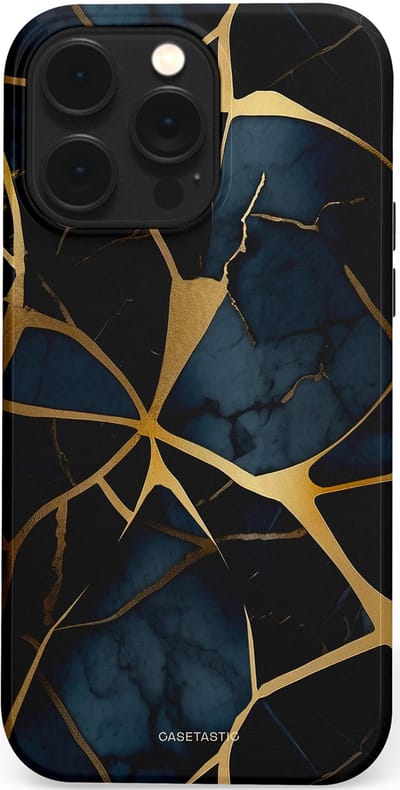 Casetastic hoesje geschikt voor Apple iPhone 14 Pro Max - MagSafe - Dubbellaagse bescherming - Sterrennacht Marmer Goud - Fashion Case - Zwart Goud Donkerblauw